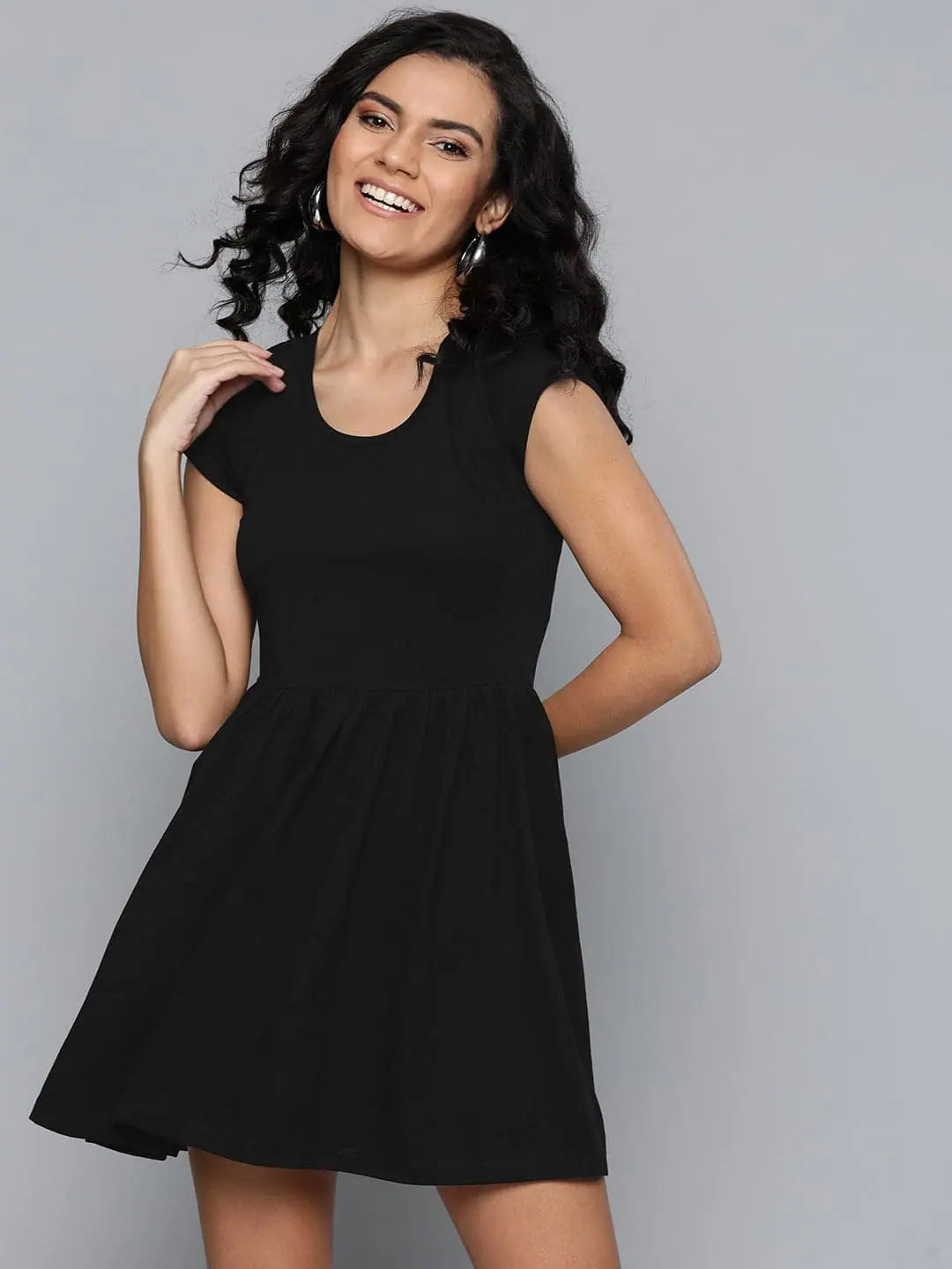 Women's Holiday Outfit Black Round Neck Skater Dress