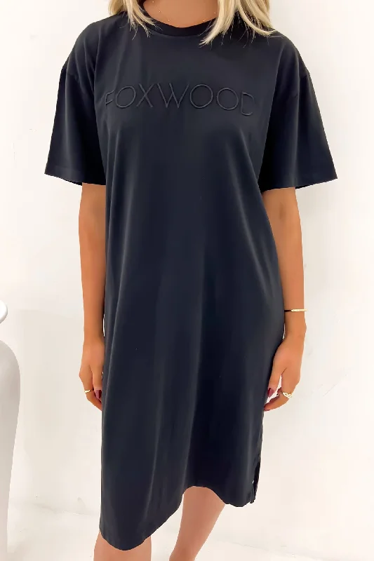 Sophisticated Outfits Simplified Tee Dress Washed Black