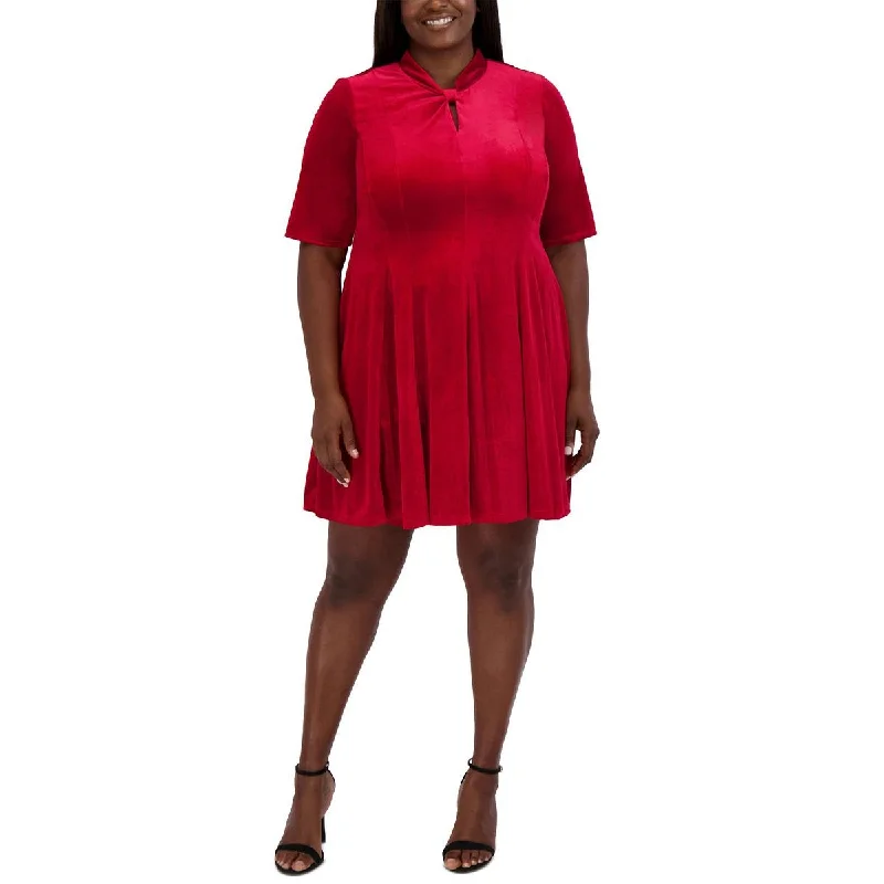 Premium Style Signature By Robbie Bee Womens Plus Velvet Knee Fit & Flare Dress