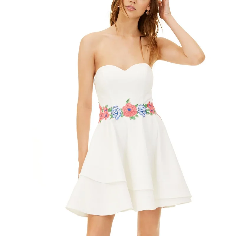 Women's High-Fashion Outfit B. Darlin Womens Juniors    Embroidered Mini Fit & Flare Dress