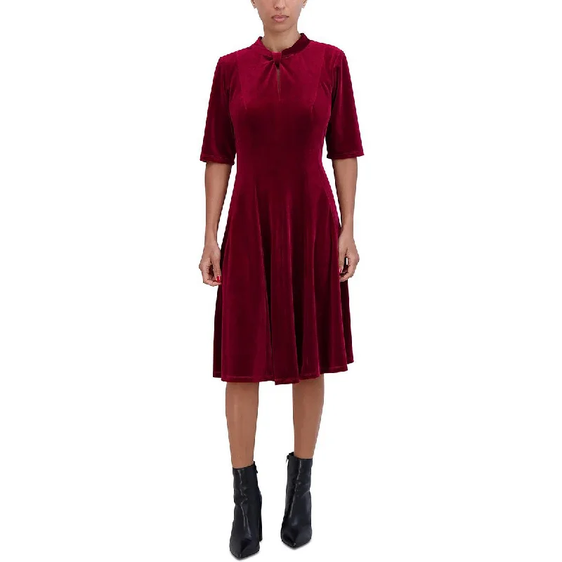 Women's Travel Garments Signature By Robbie Bee Womens Petites Velvet Mini Fit & Flare Dress