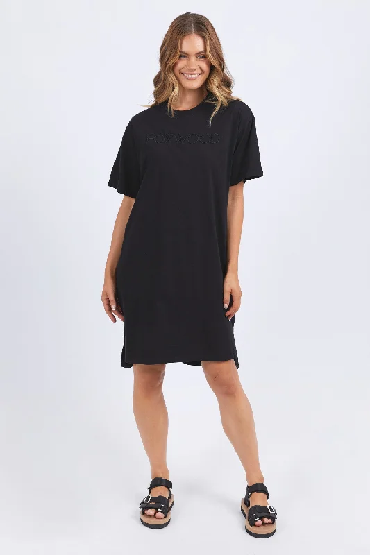 Women's Stylish Outdoor Outfit Foxwood Simplified Tee Dress Washed Black