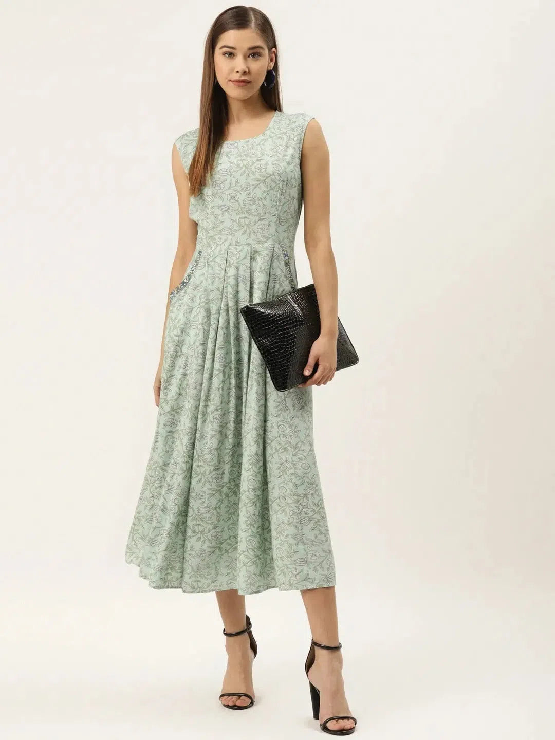 Women's Clothing Box pleat dress with side pockets in Powder Blue