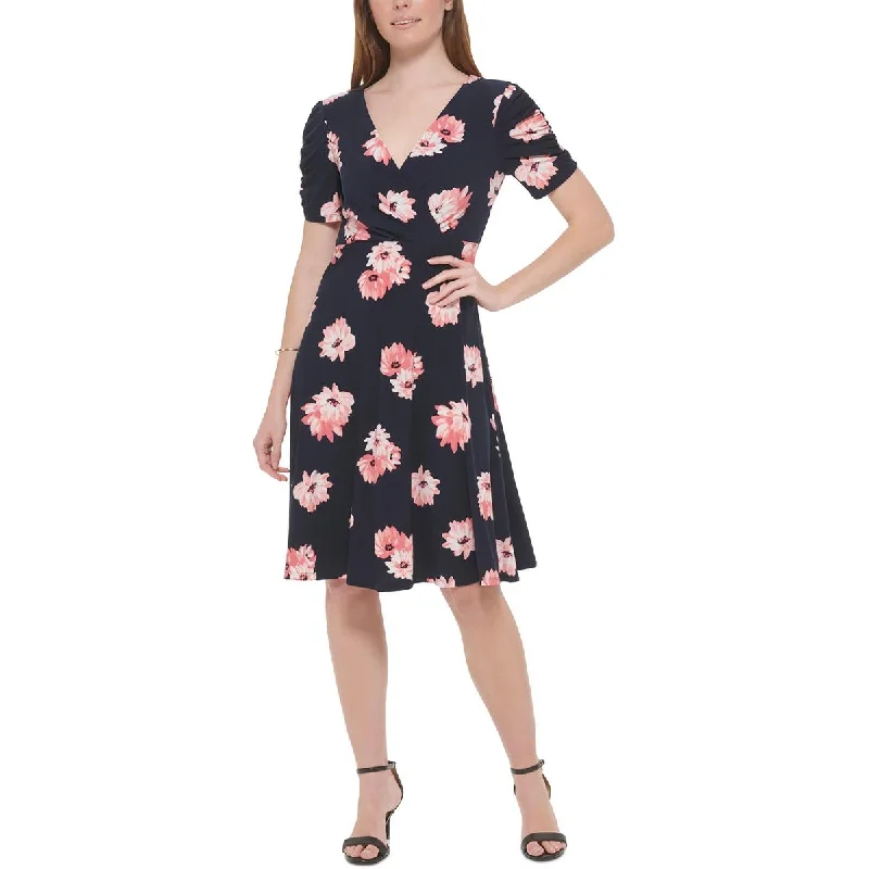 Relaxed Style Tommy Hilfiger Womens Petites Printed Knee Length Fit & Flare Dress