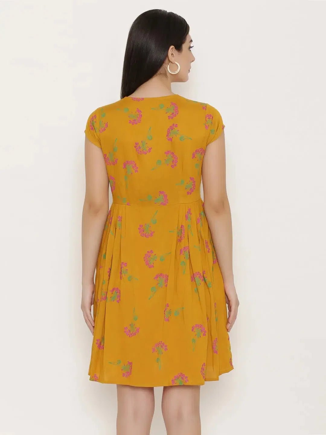 Clothes Of Woman Short Block printed dress with front placket and side gathers in Mustard