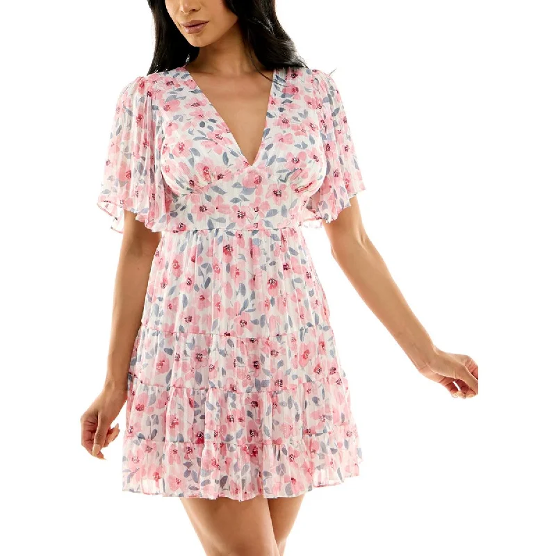 Laid-Back Elegance B. Darlin Womens Juniors Metallic Short Fit & Flare Dress