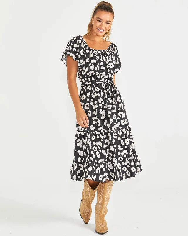 Relaxed Fit Women's Fashion Sass Ember Dress Animal