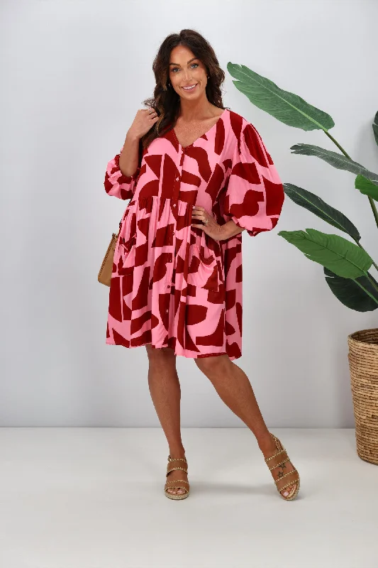 Women's Clothing For Holiday Travel Fria Freya Tiered Dress Pink Geo Print