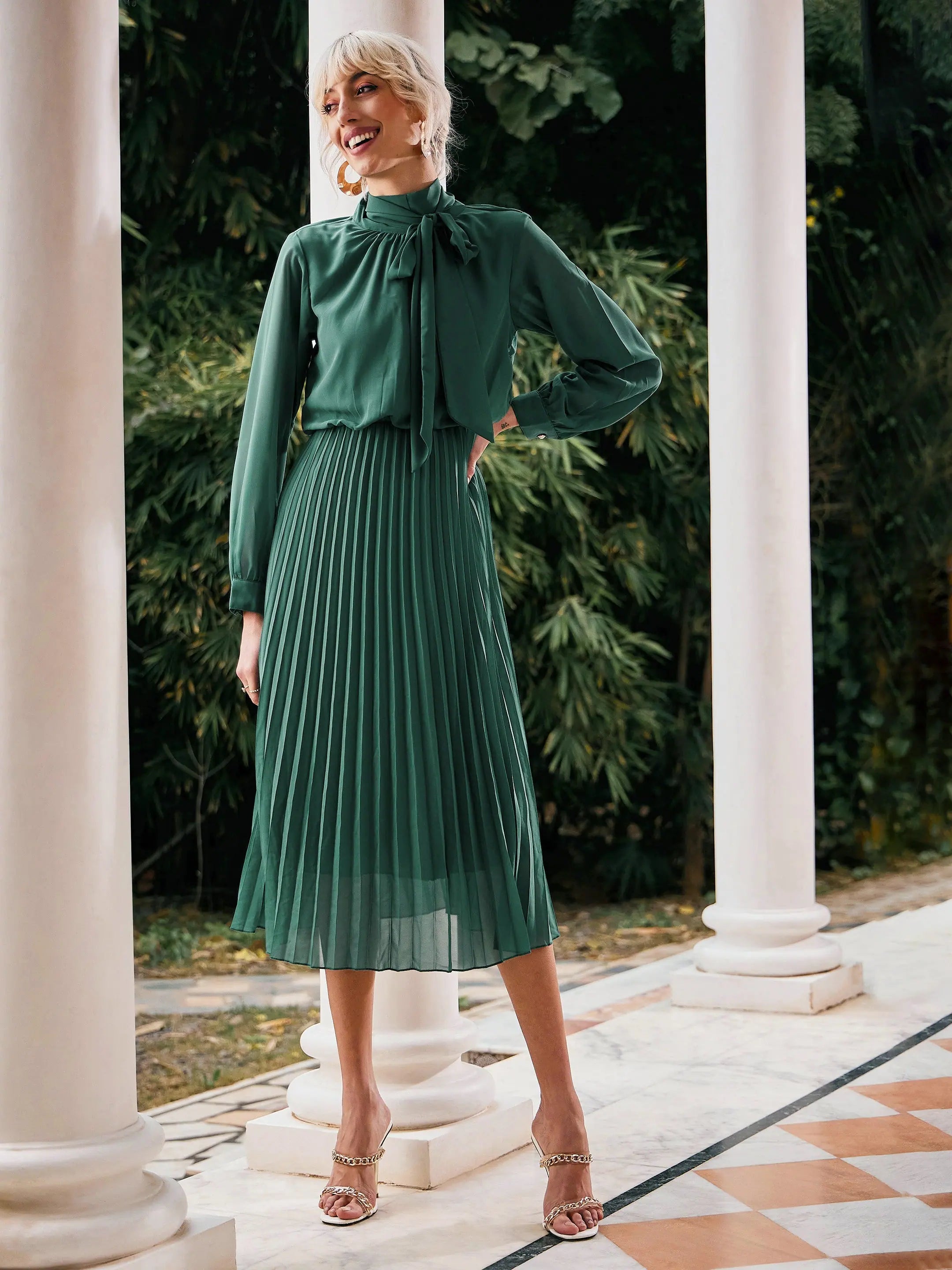 Bold Prints Casual Chic Women Green Tie-Up Neck Accordion Pleated Dress