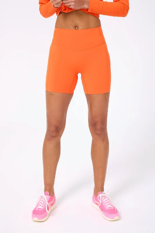 Limited-Stock Sale On Yoga Tops And Leggings Action Booty Short in Hazard
