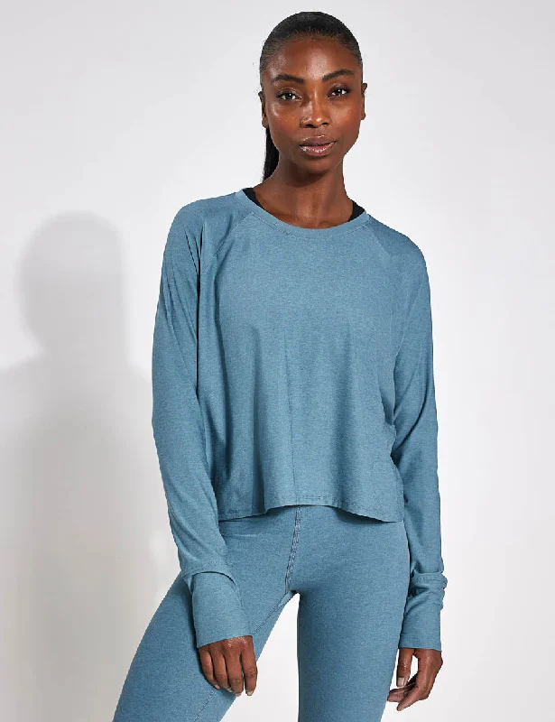 Performance Yoga Wear Now At Exclusive Discounts Featherweight Daydreamer Pullover - Storm Heather