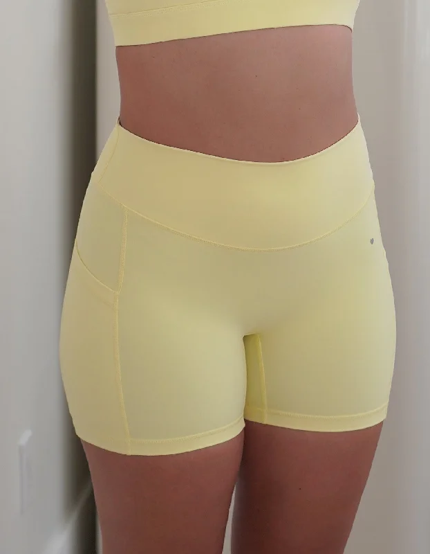 The Best Yoga Clothing At The Best Prices Effortless Pocket Shorts - Sunshine