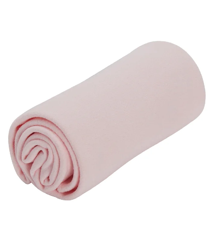 The Perfect Support For Every Pose At Special Prices Alo Yoga Perf No Sweat Hand Towel Powder Pink