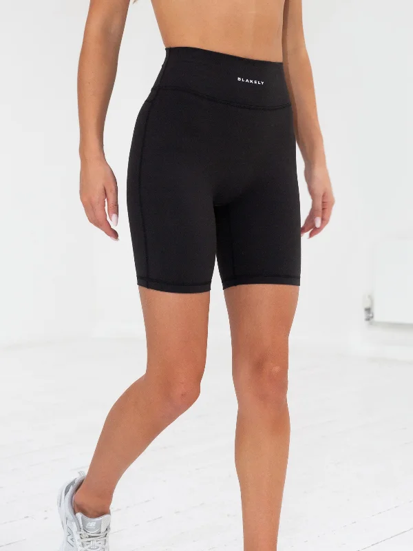 Upgrade Your Yoga Wardrobe For Less Series Cycling Shorts - Black