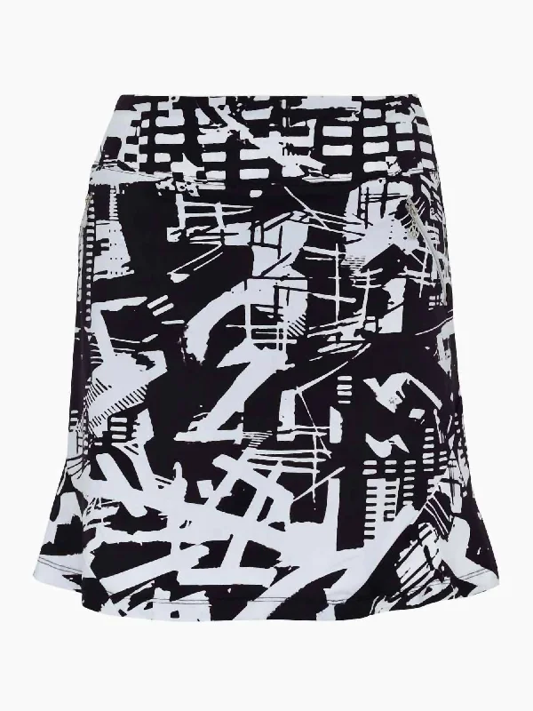 Find Your Perfect Fit With Discounted Yoga Outfits Golf Skort In Black/white