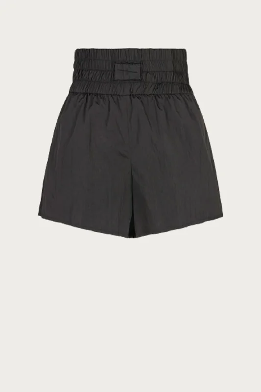 Limited-Stock Sale On Yoga Tops And Leggings Marylin Short In Black