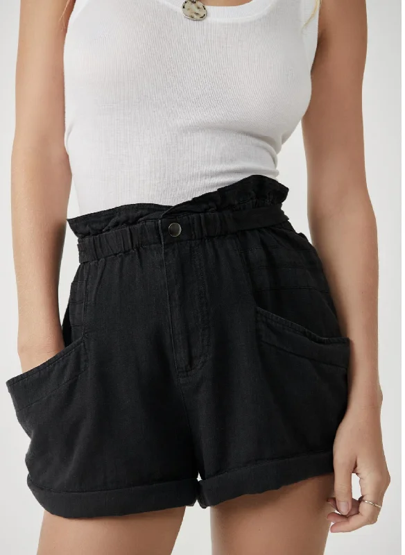 The Perfect Fit At The Perfect Price Topanga Cuff Short In Black